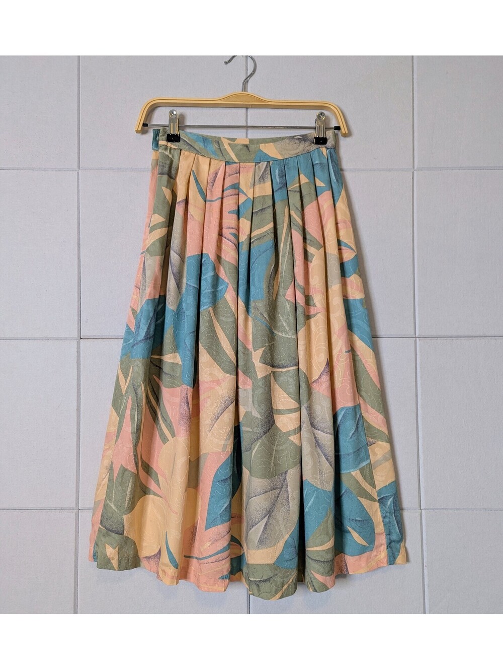 Vintage 80s soft pastel tropical A-line midi skirt